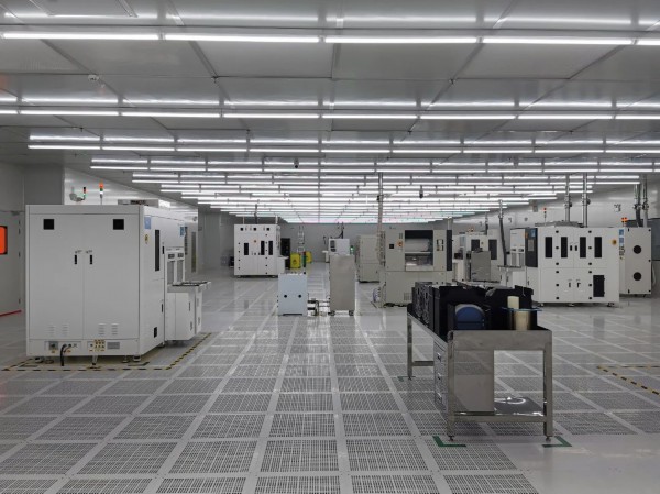Advanced packaging production cleanroom and equipment in China